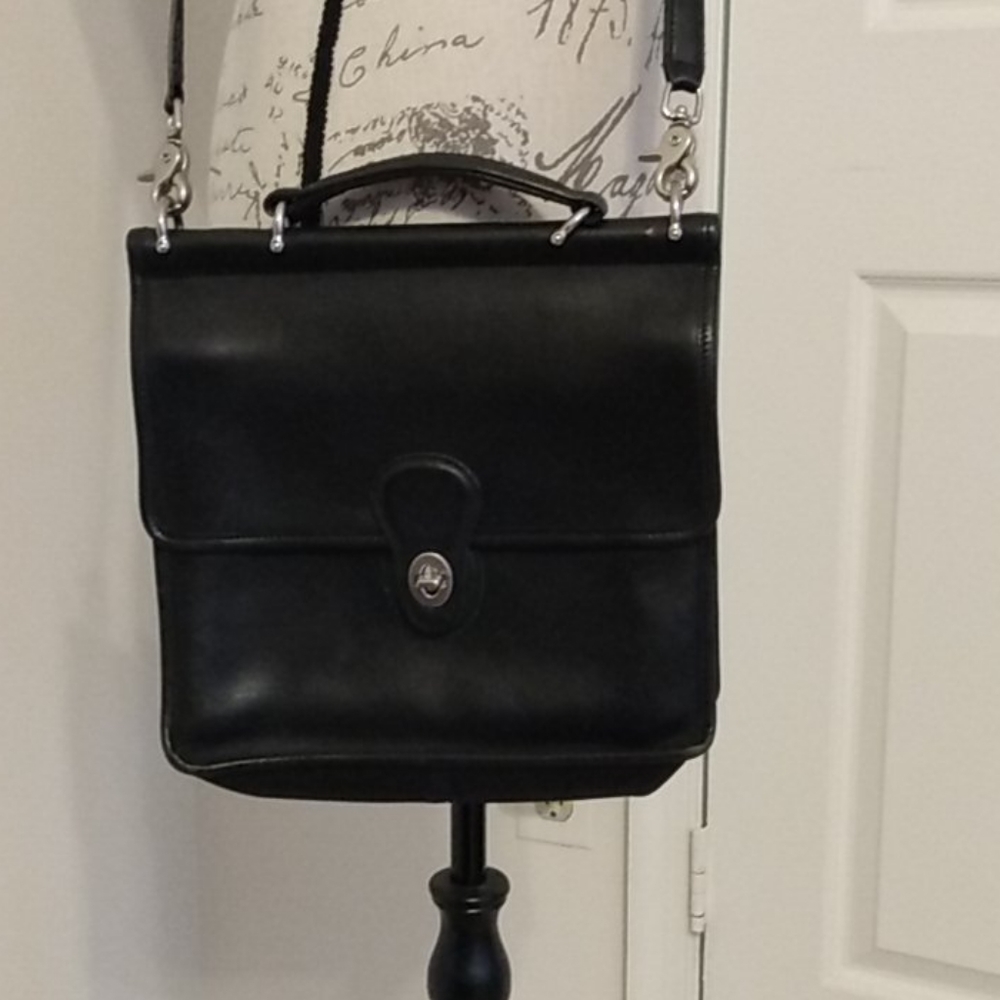 Coach Vintage Willis in black with silver hardware